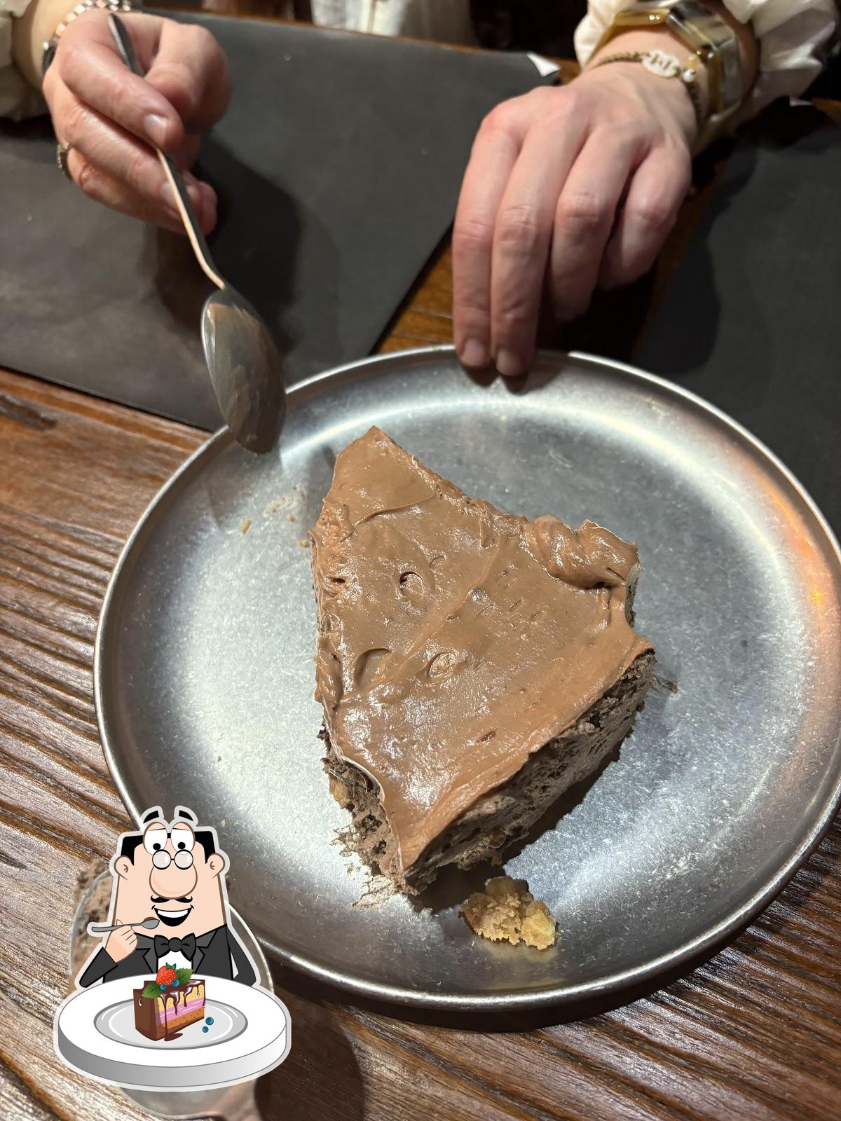 Porción de tarta de chocolate de Cheat Meal Burger